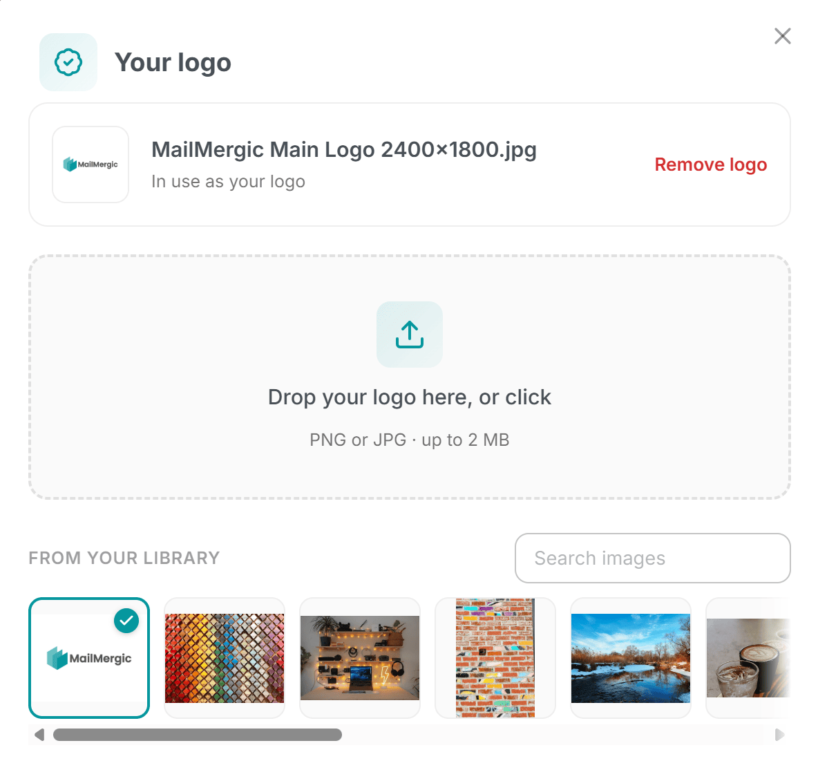 L'éditeur MailMergic affichant l'option Logo en un clic qui insère le logo de votre marque